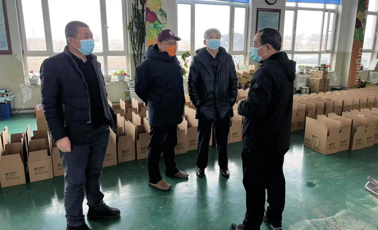 9.集團(tuán)副董事長(zhǎng)走訪尊龍凱時(shí)人生就是贏農(nóng)業(yè)_副本.png