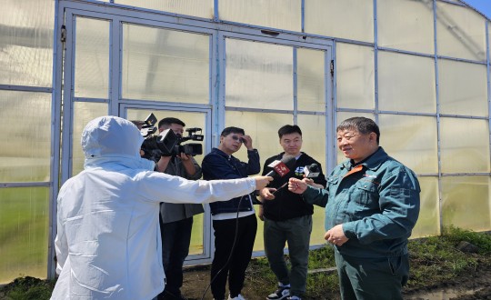 紙刊：農業(yè)總公司副總經(jīng)理侯正發(fā)接受《守望都市》采訪_副本.jpg