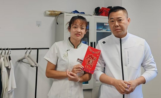 2024年9月13日，酒店，全體員工，發(fā)放中秋節(jié)福利_副本.jpg
